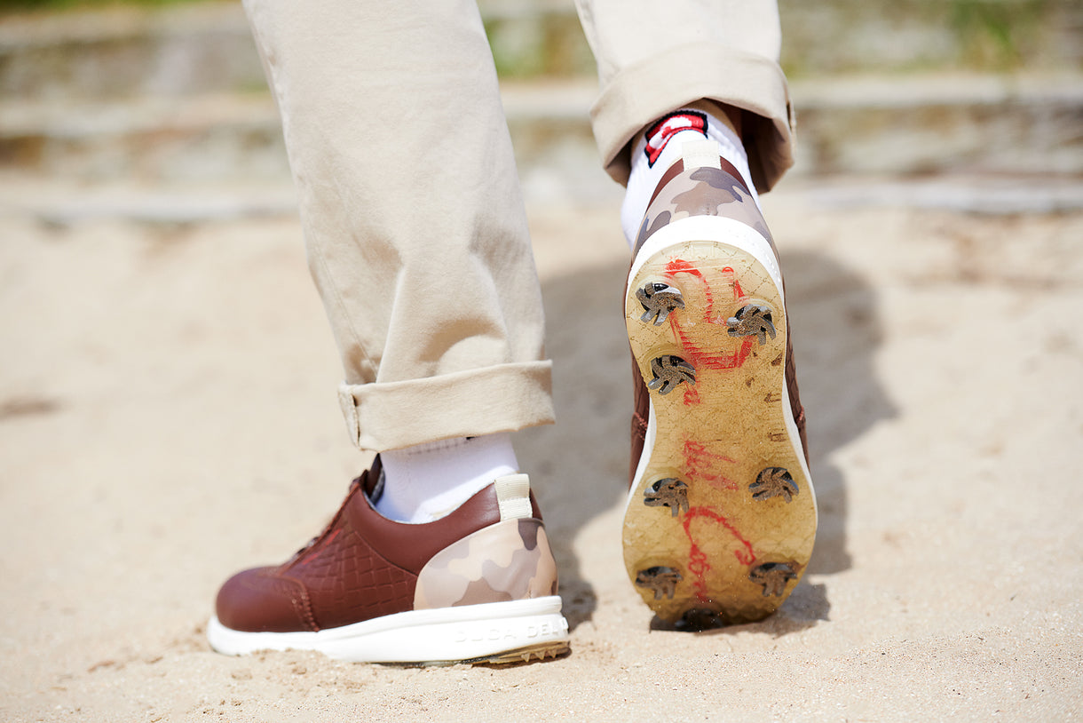 Spiked vs Spikeless Golf Shoes - What's the difference? Spiked vs Spikeless Golf Shoes - What's the difference?
